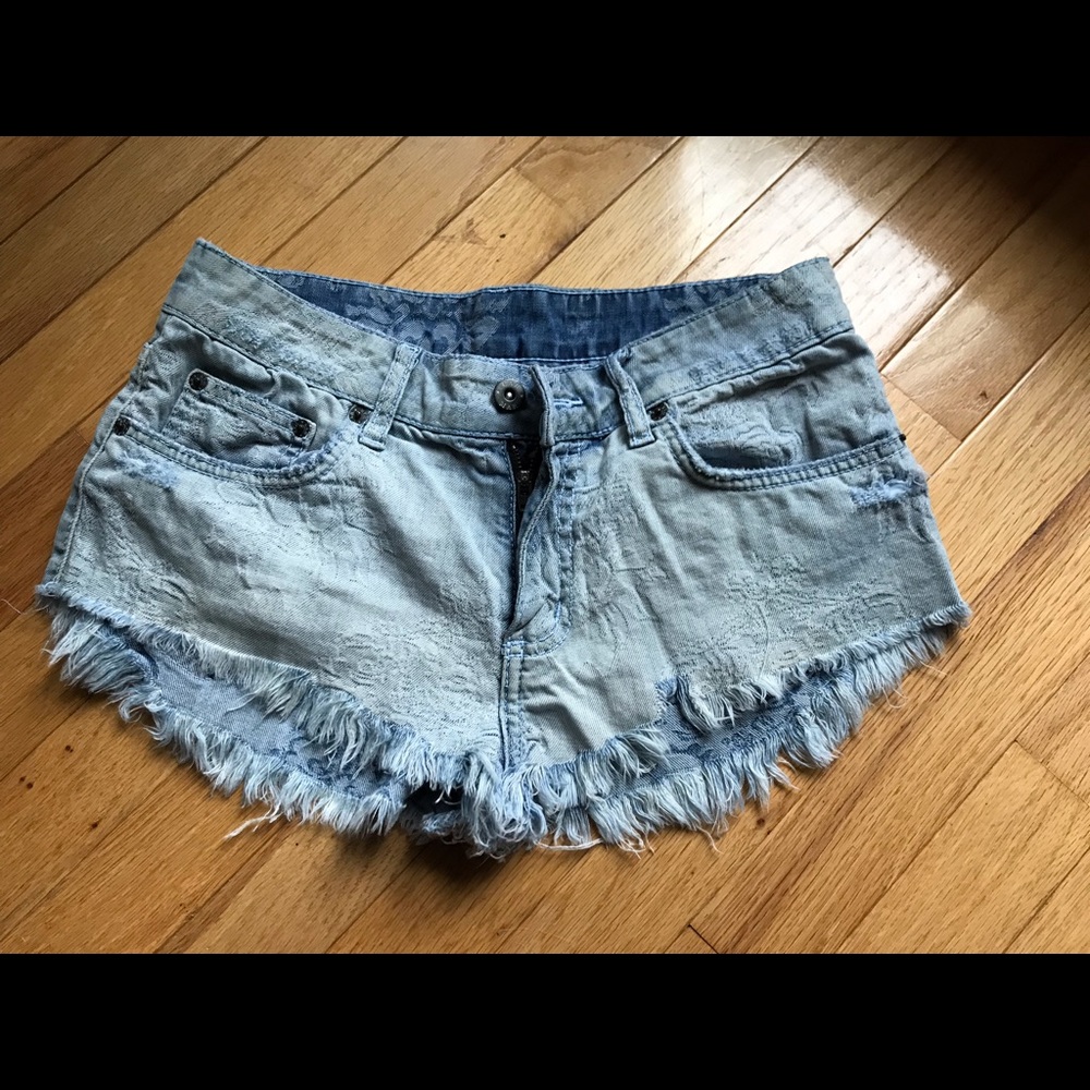 FREE!!! CARMAR denim shorts